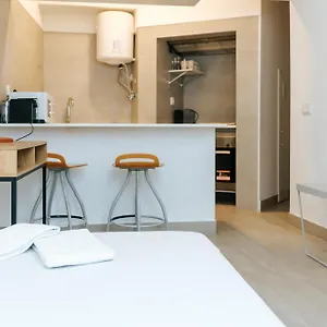 - Arroios Apartment